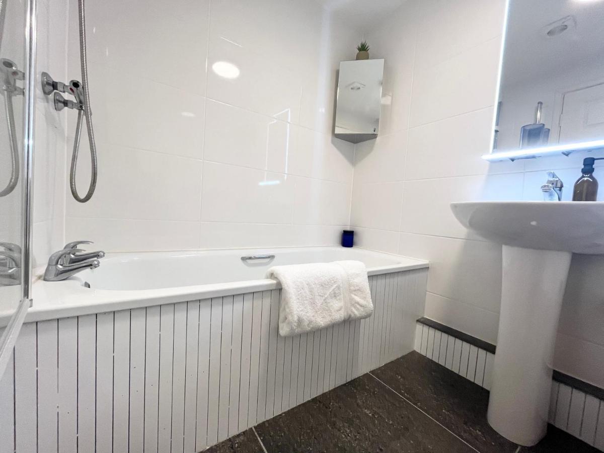 Apres Beach Apartment Sleeps 4 Penzance Zewnętrze zdjęcie