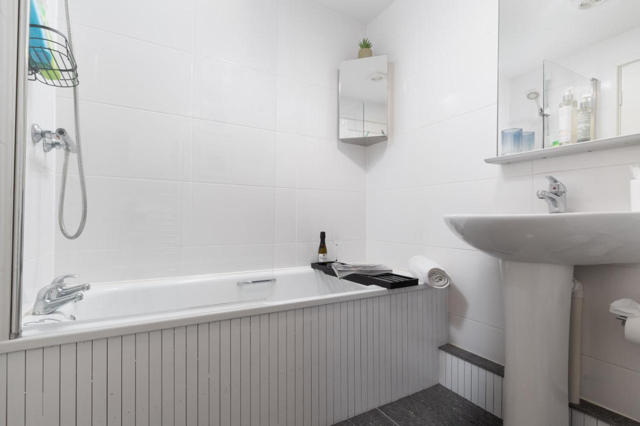 Apres Beach Apartment Sleeps 4 Penzance Zewnętrze zdjęcie